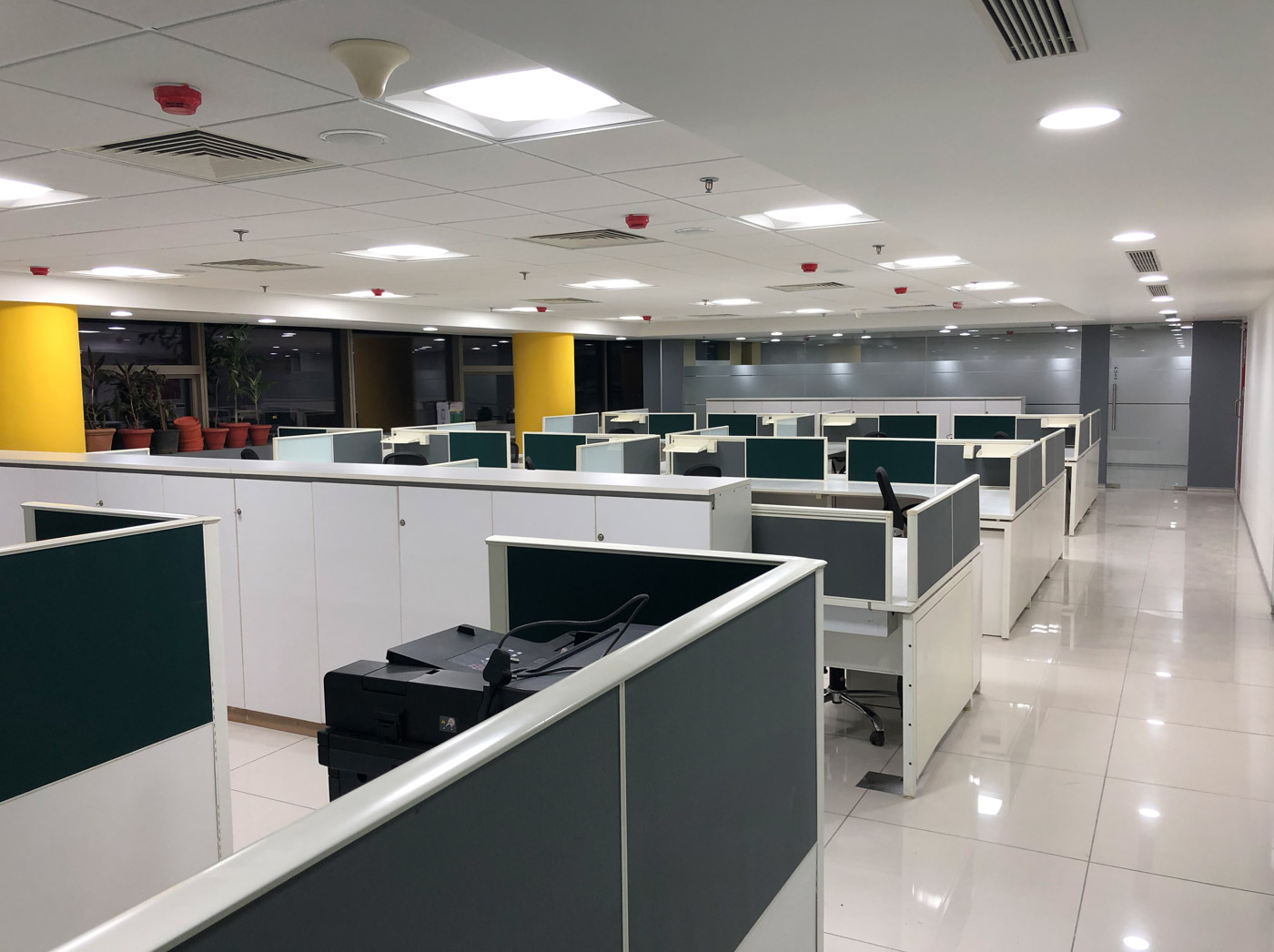 Workstation area of Investment Information and Credit Rating Agency's Office